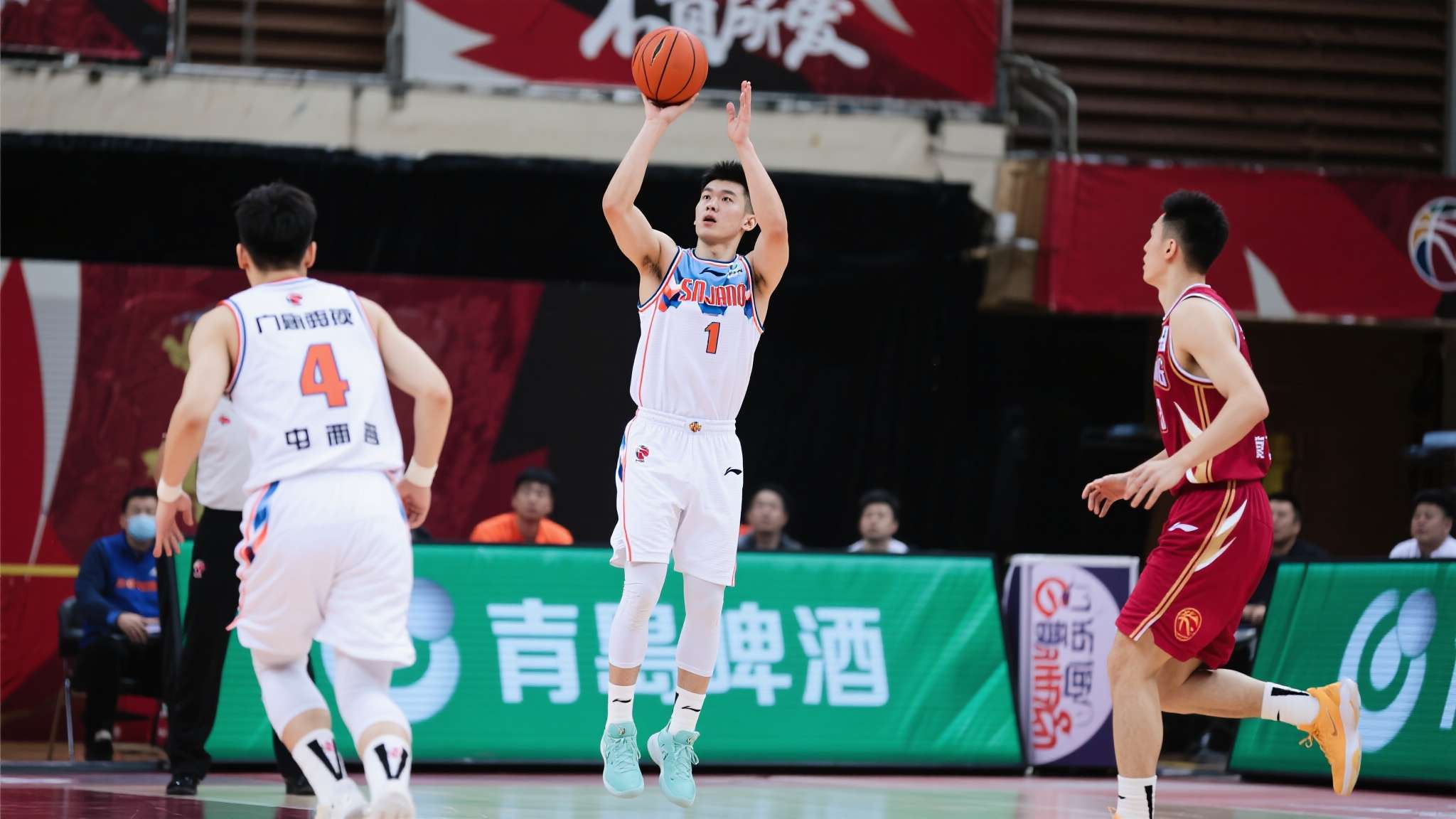 贺希宁4记三分救主!深圳2-0晋级,浙江主场魔咒破了?是真的吗 贺希宁4记三分救主!深圳2-0晋级,浙江主场魔咒破了?是真的吗